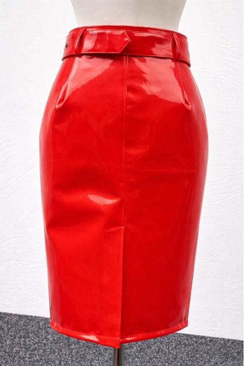 Lackgummi Bleistiftrock rot , Gr. S -- 6XL
